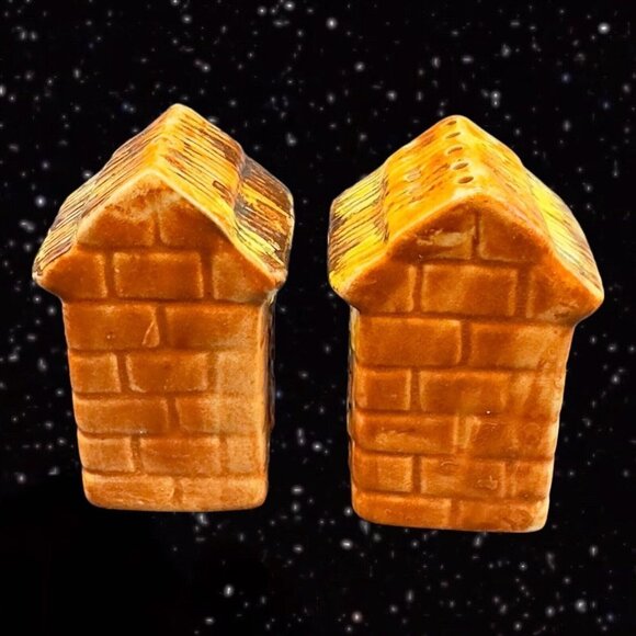 Ceramic Salt and Pepper Shaker Set 2 pcs Cottage House Painted Made In Japan 3”T - Picture 3 of 8